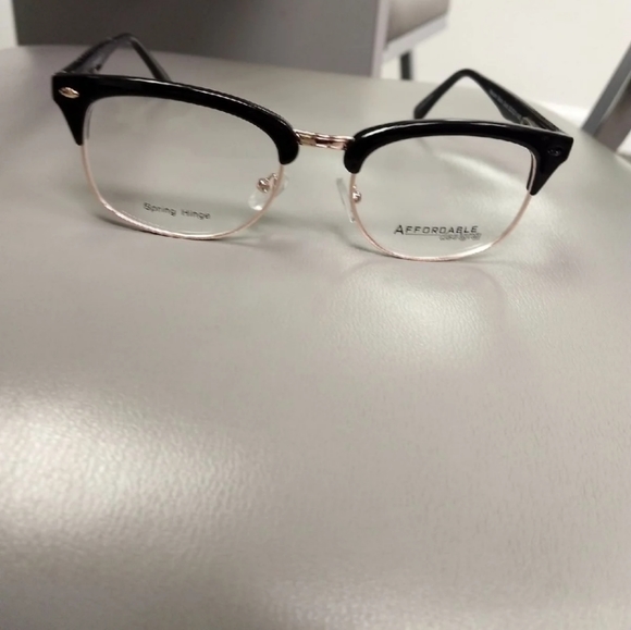 Eyeglasses - Picture 6 of 6